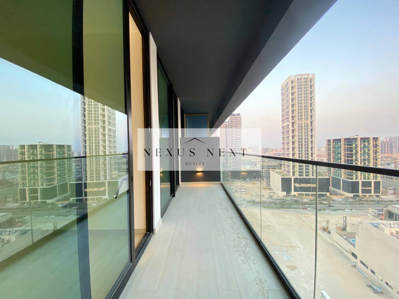 LARGE BALCONY | OPEN VIEW | FITTED KITCHEN | READY TO MOVE-IN