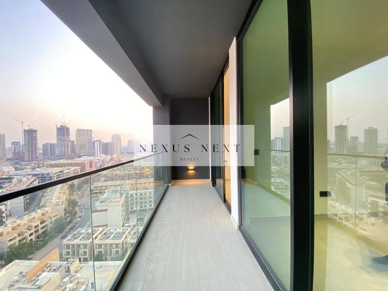 LARGE BALCONY | OPEN VIEW | FITTED KITCHEN | READY TO MOVE-IN