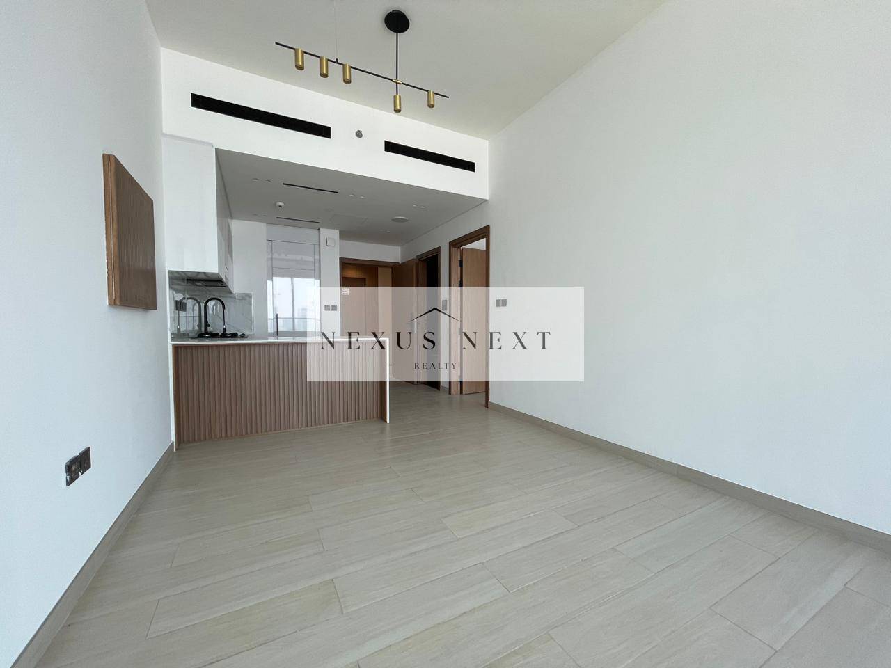 LARGE BALCONY | OPEN VIEW | FITTED KITCHEN | READY TO MOVE-IN