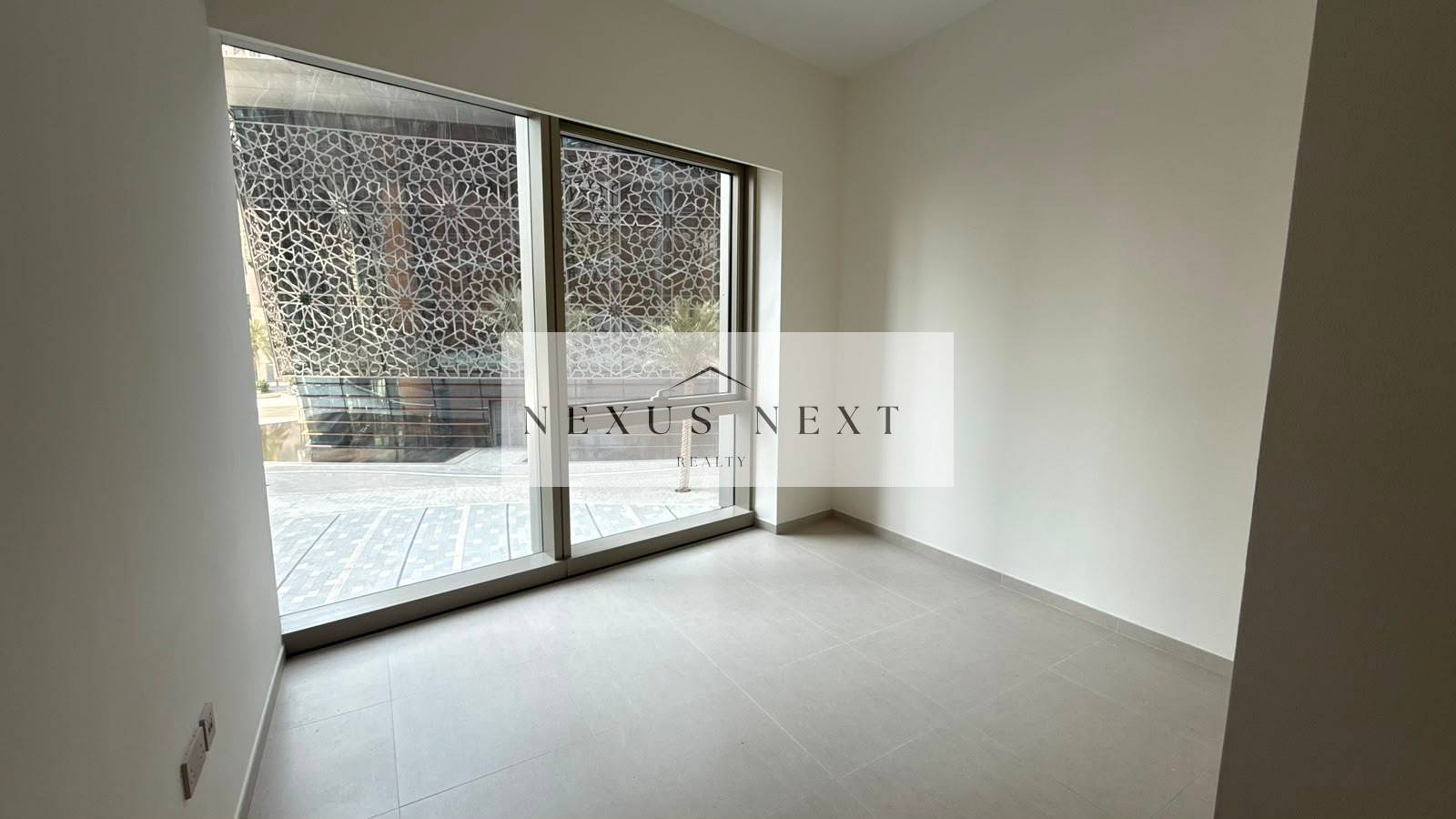 Elegant 2 BR | Prime Location | Burj Khalifa View