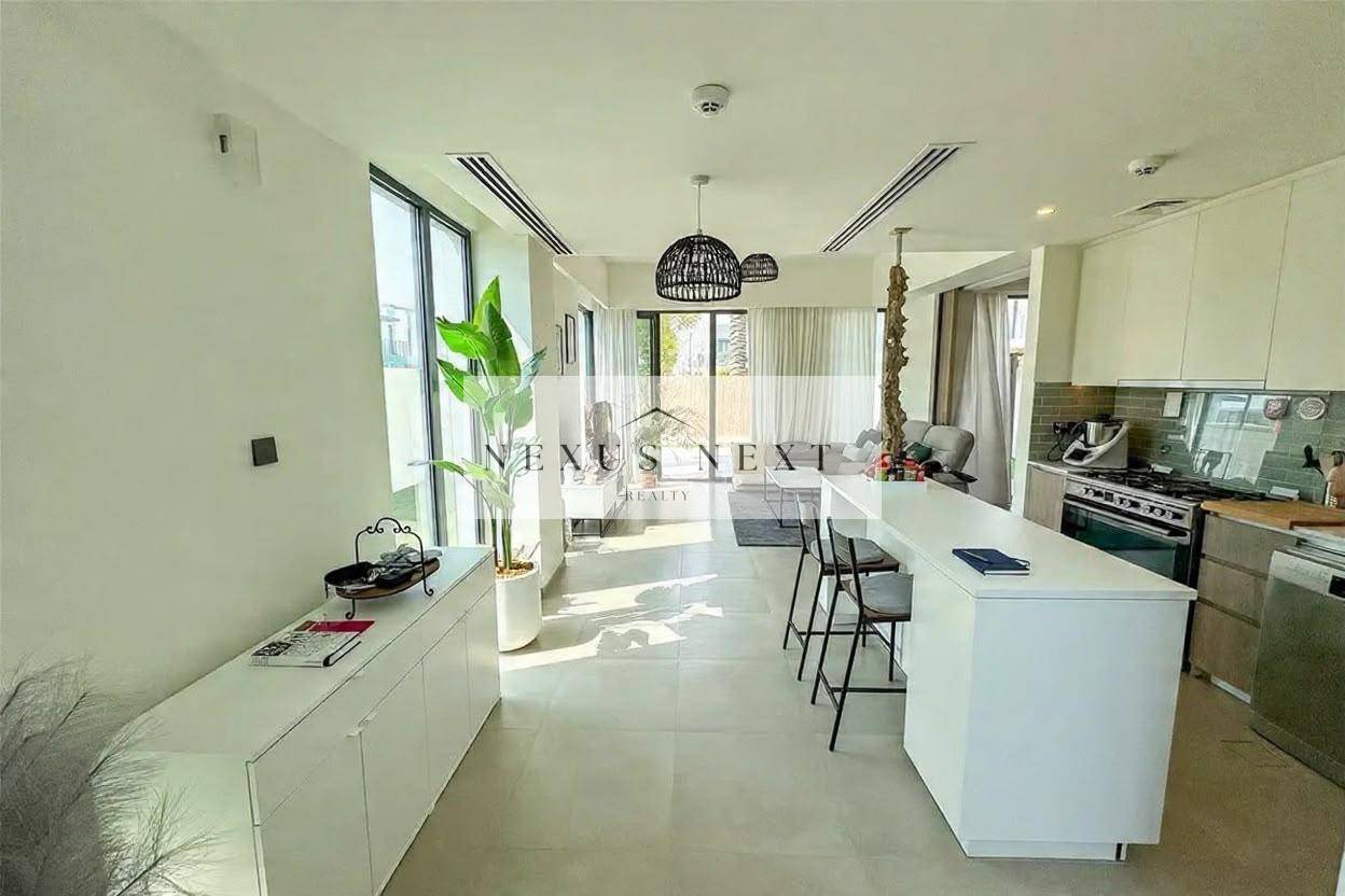 Premium Corner Villa | Big Layout | Private Garden | Furnished