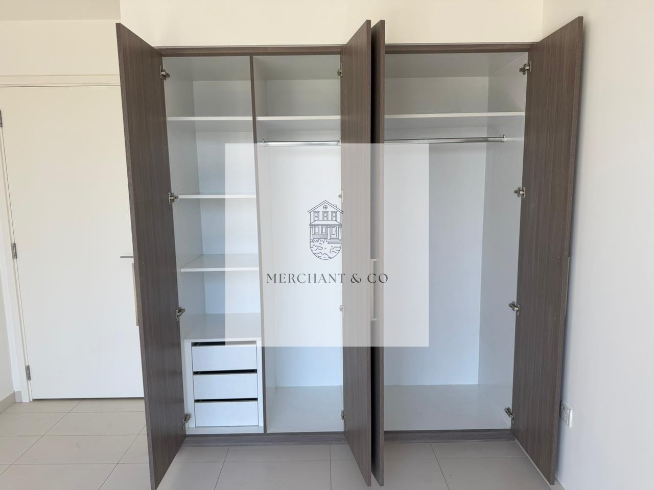 property-image-891bcf8a7f Burj Khalifa View | Spacious 1 BR | Prime Location