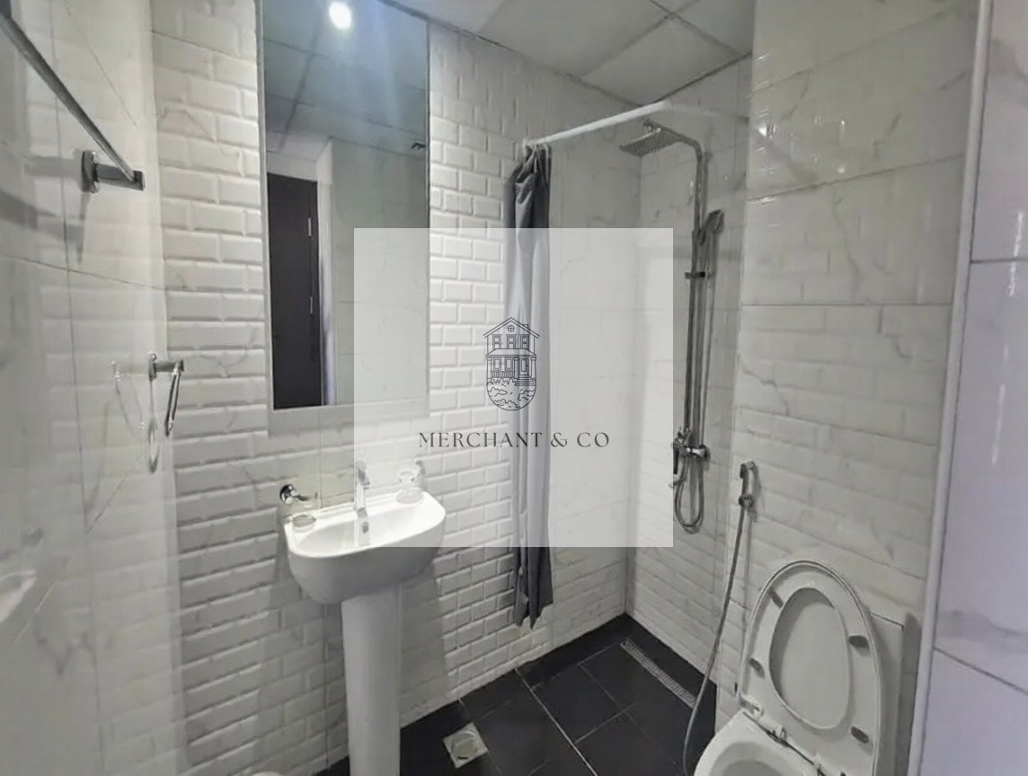 property-image-a0f5d84193 Well Maintained | Motivated Seller | Prime Location