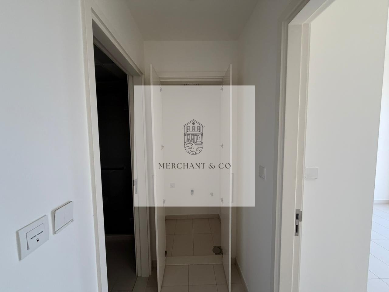 property-image-b9066b09cc Burj Khalifa View | Spacious 1 BR | Prime Location