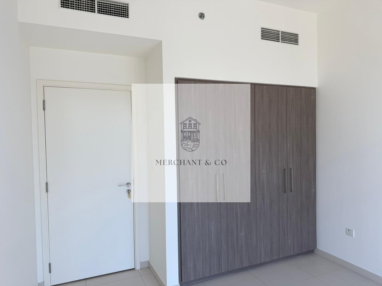property-image-d0ad71da85 Burj Khalifa View | Spacious 1 BR | Prime Location