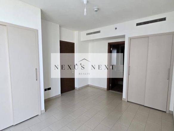 Spacious 2BR | Burj Khalifa View | Prime Location