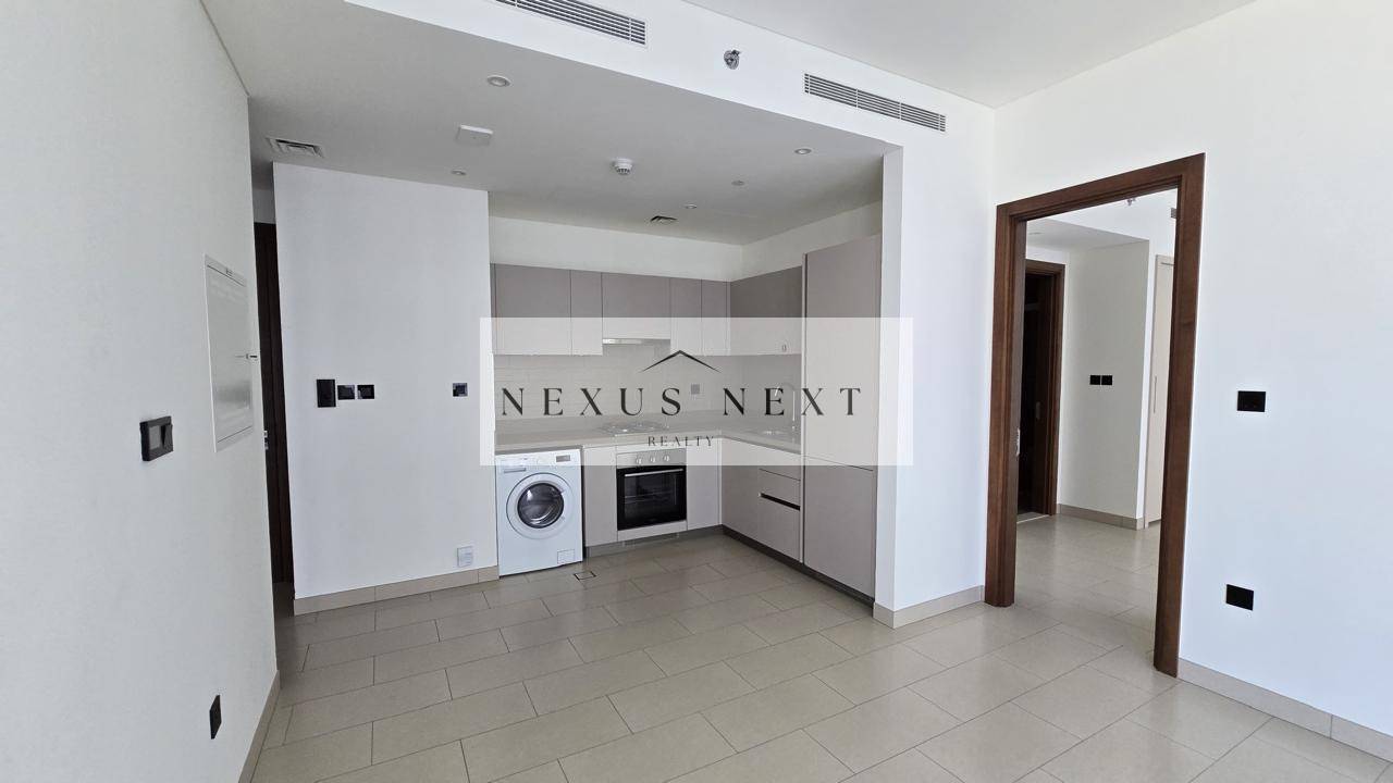 Spacious 2BR | Burj Khalifa View | Prime Location