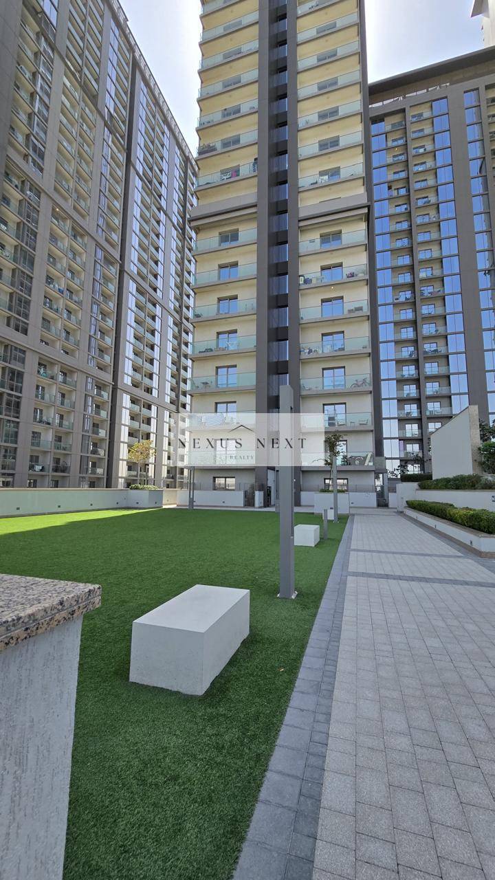 Spacious 2BR | Burj Khalifa View | Prime Location